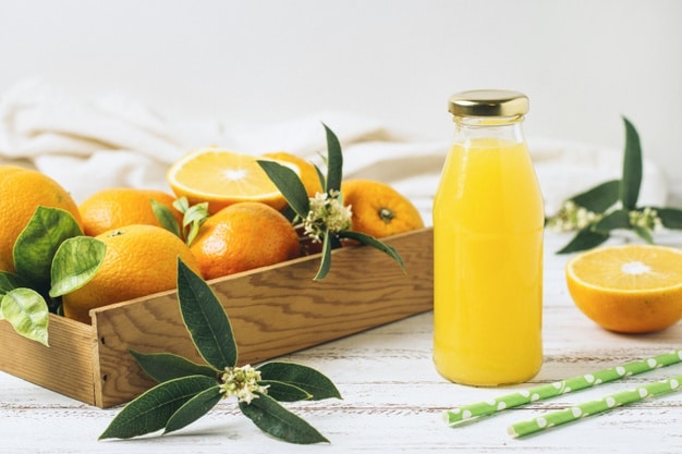 orange-juice-straws-box-full-oranges_23-2148226014